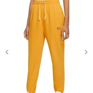 NWT Nike Women's Dri-FIT Swoosh Fly Basketball Pants